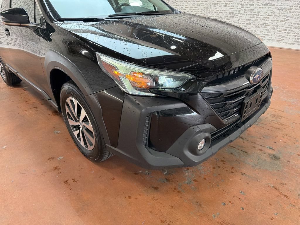 Used 2023 Subaru Outback Premium AWD/4WD image 9
