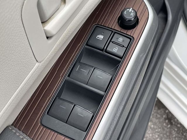 Used 2022 Toyota Sienna LE image 16