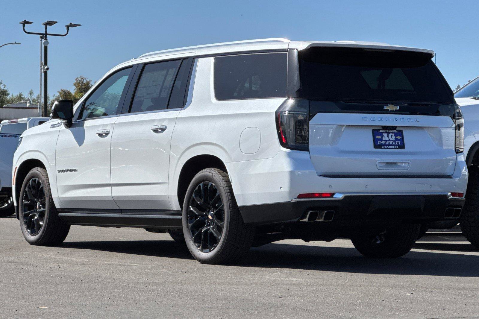 New 2025 Chevrolet Suburban High Country image 7