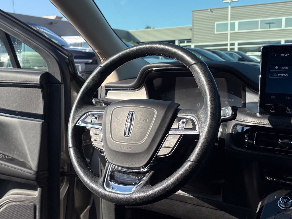 Used 2023 Lincoln Nautilus AWD w/ Premium Package image 16