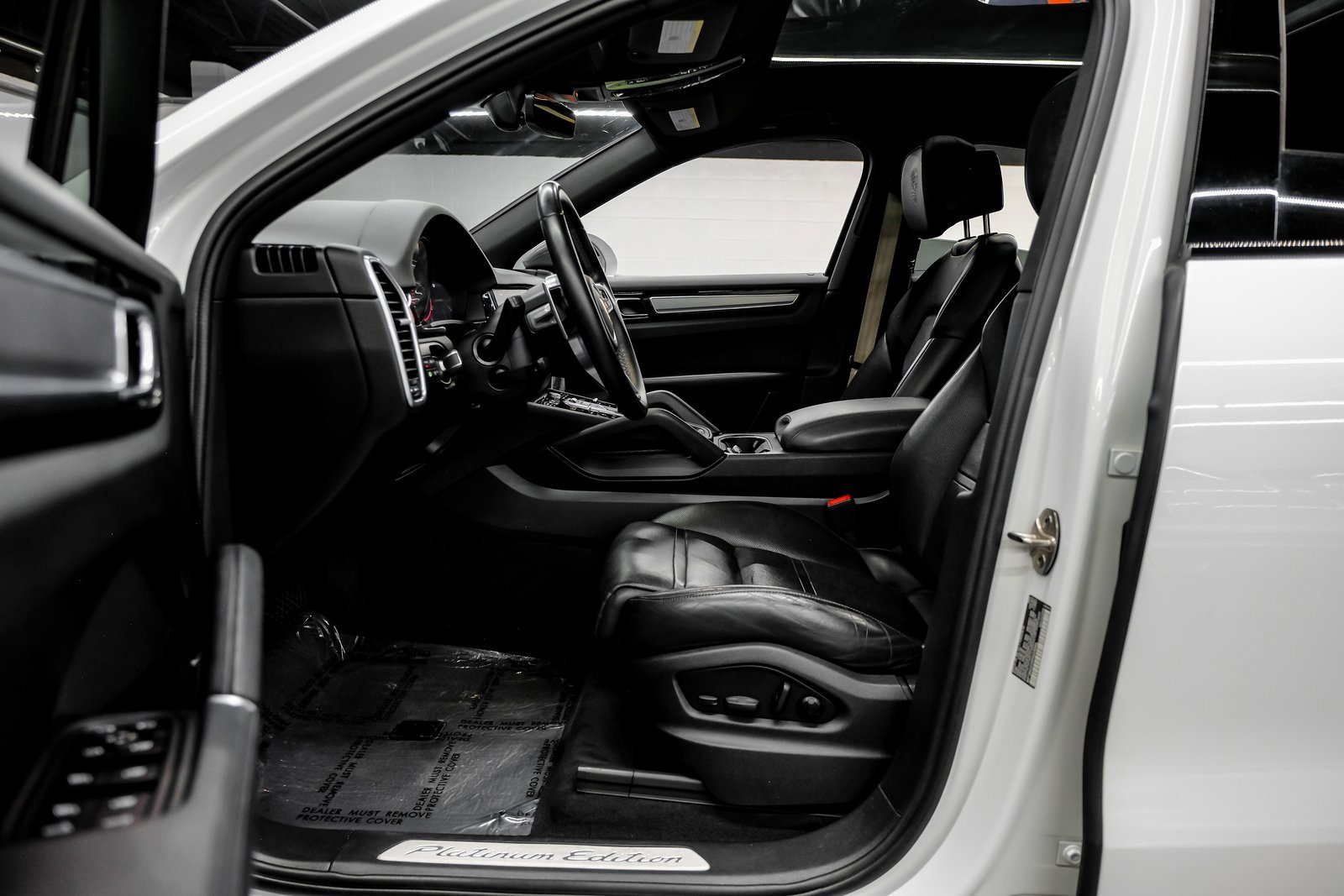 Used 2023 Porsche Cayenne Coupe image 4