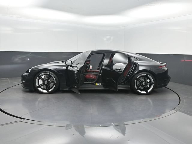 Used 2020 Porsche Taycan 4S AWD/4WD image 40