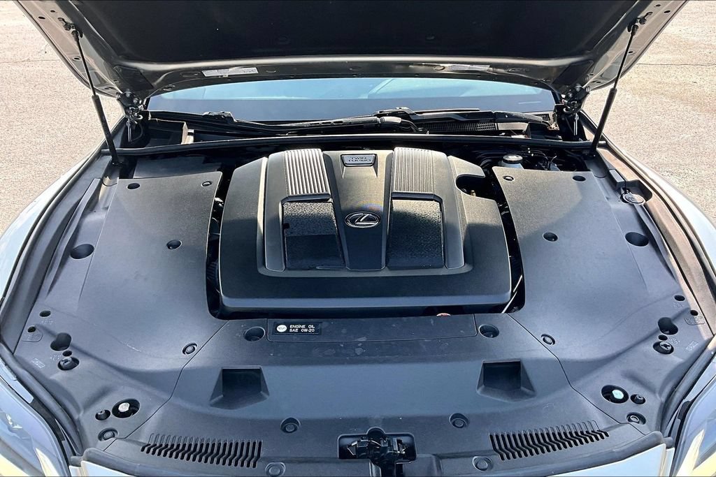 Used 2022 Lexus LS 500 w/ Accessory Package (Z2) RWD image 29