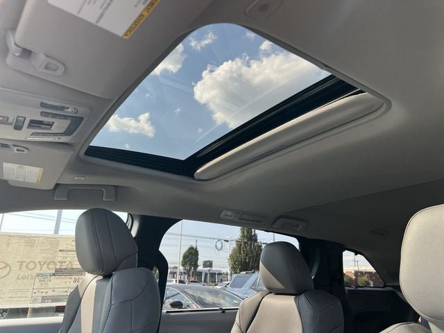 New 2026 Toyota Sienna XLE FWD image 24