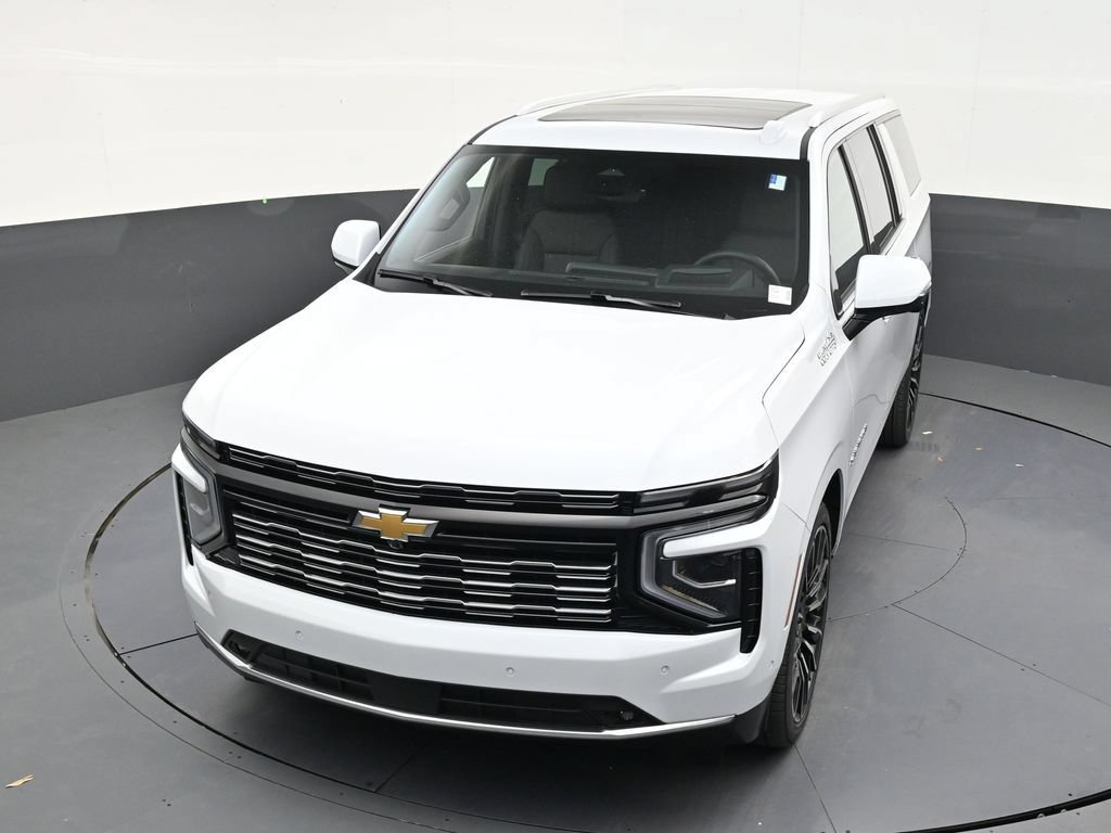 Used 2026 Chevrolet Suburban High Country AWD/4WD image 18
