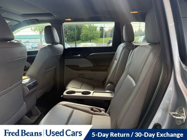 Used 2019 Toyota Highlander Limited AWD/4WD image 16