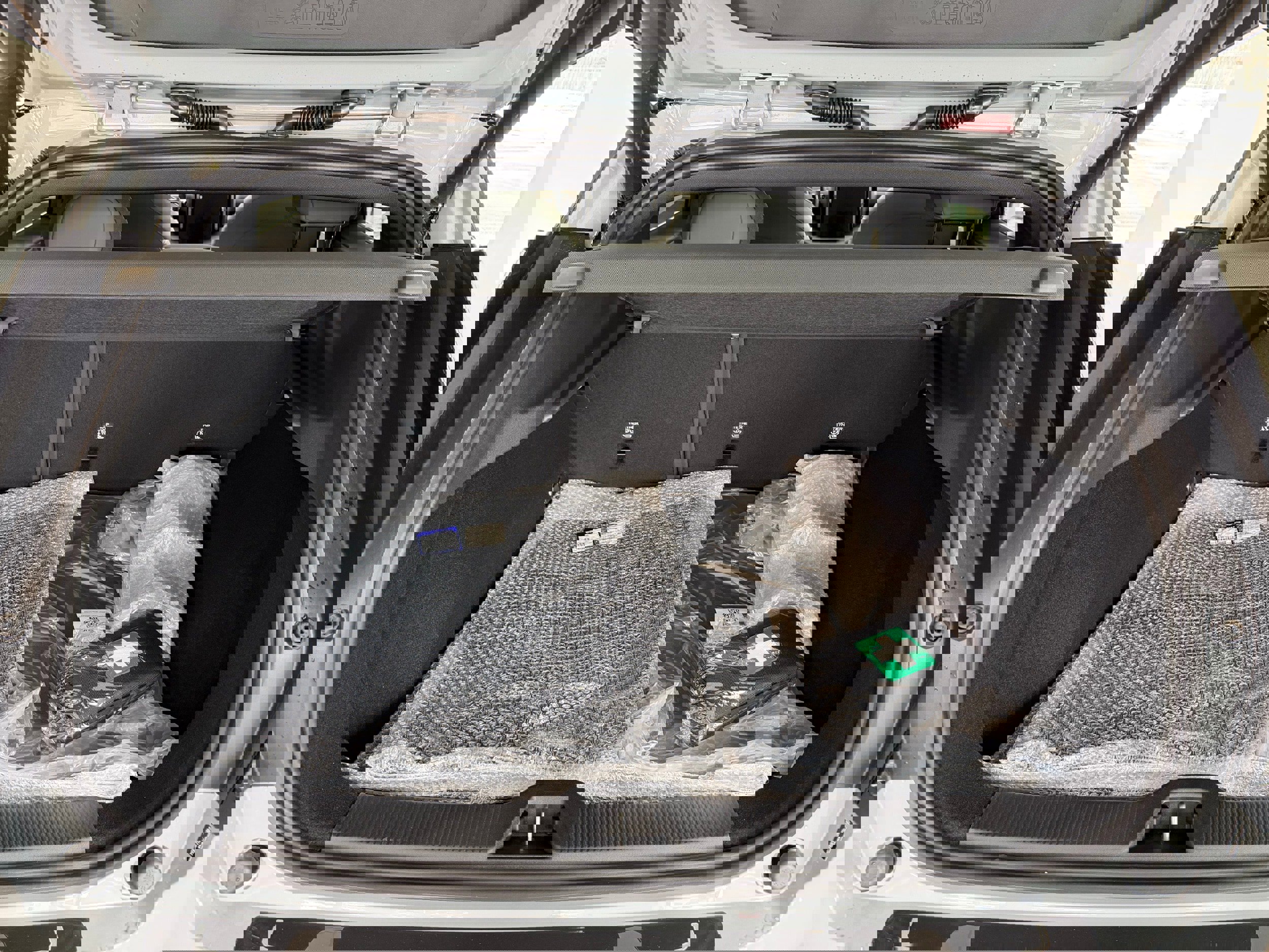 New 2026 Volvo EX30 Cross Country Ultra w/ Protection Package Premier image 27