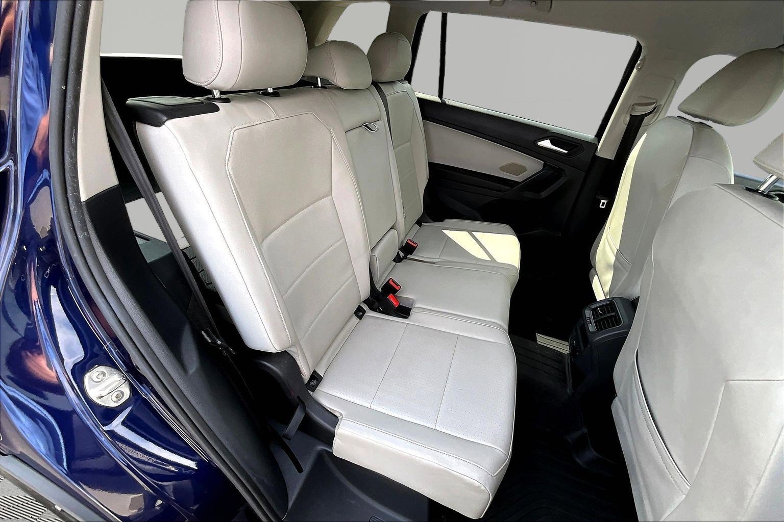 Used 2021 Volkswagen Tiguan SE FWD image 24