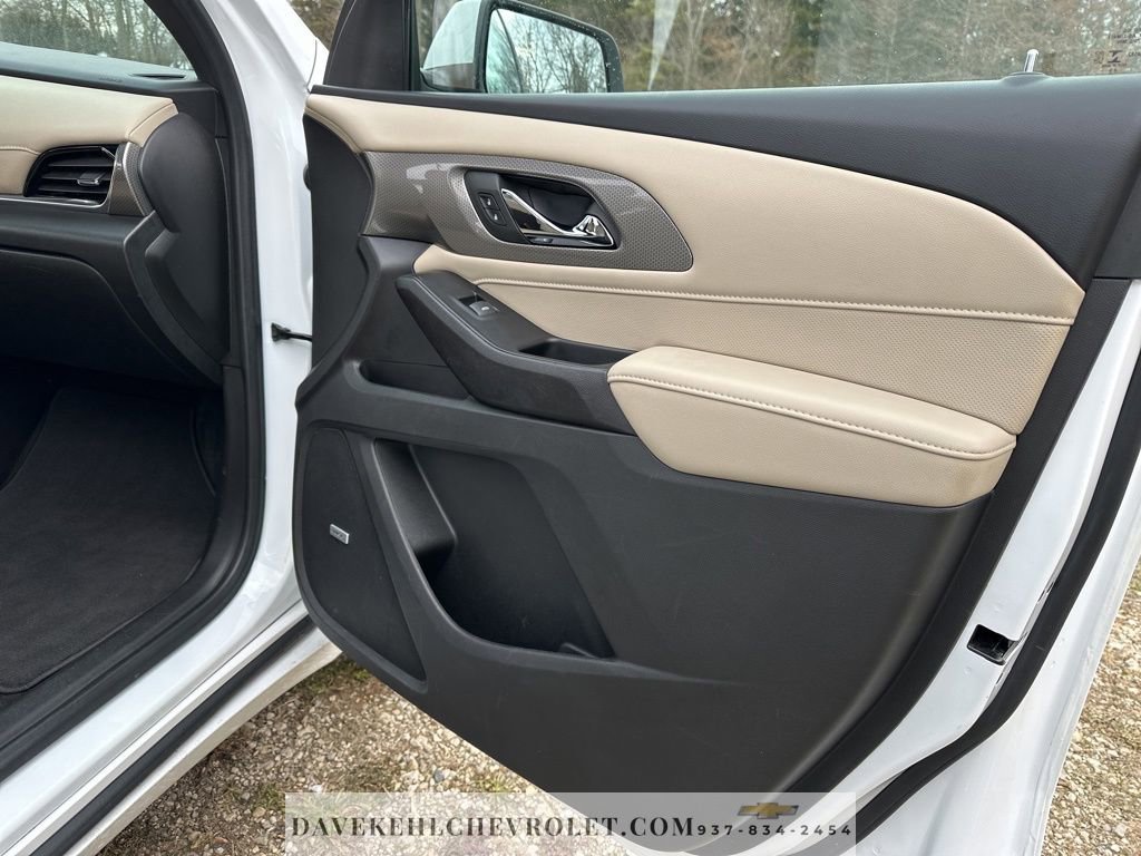 Used 2023 Chevrolet Traverse Premier image 23
