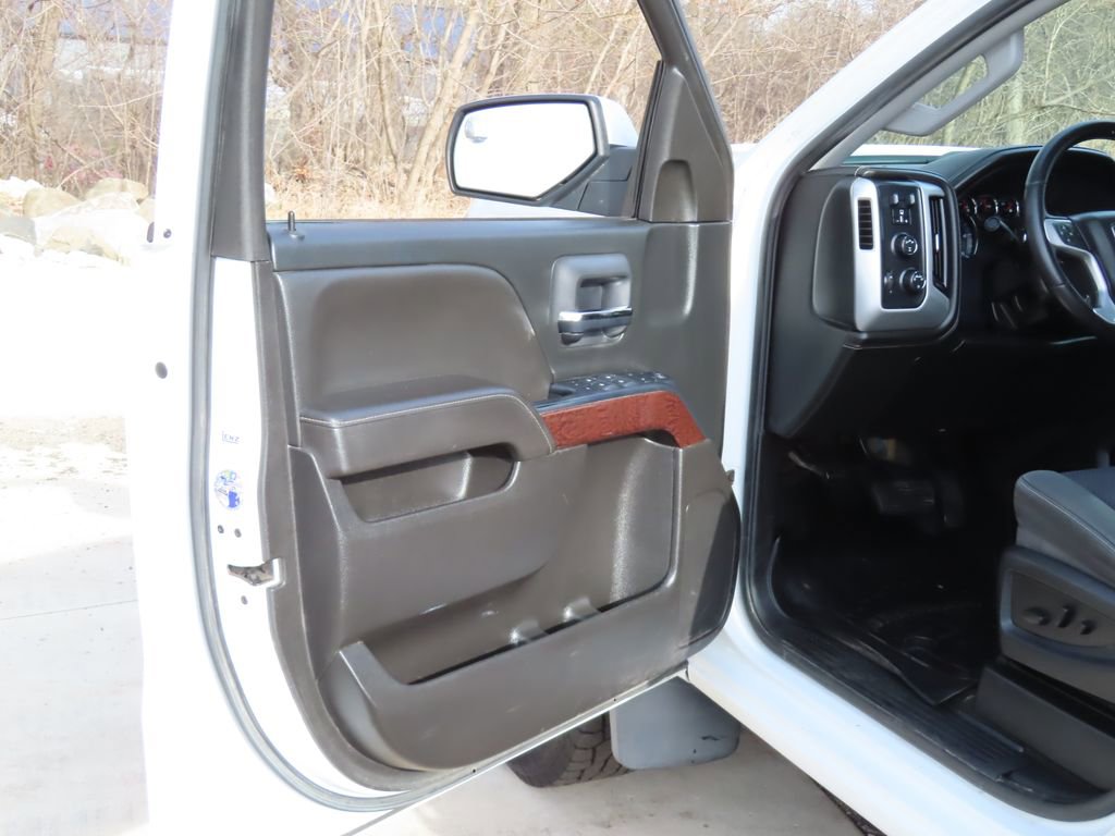 Used 2017 GMC Sierra 2500 SLE w/ Suspension Package, Off-Road AWD/4WD image 23