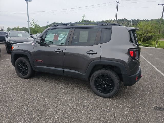 Used 2018 Jeep Renegade Trailhawk w/ Cold Weather Group II AWD/4WD image 6