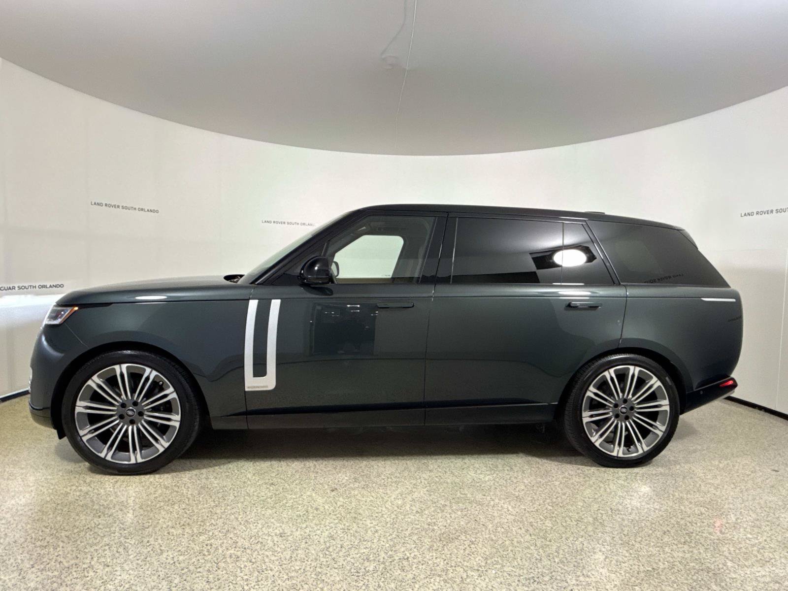 Used 2025 Land Rover Range Rover Long Wheelbase Autobiography AWD/4WD image 2
