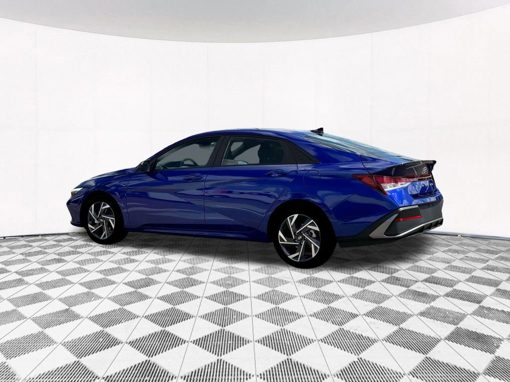 Used 2025 Hyundai Elantra Sport FWD image 7