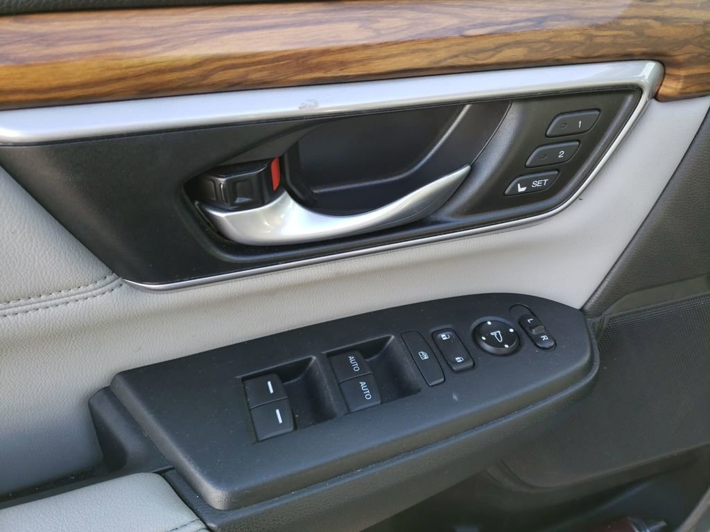 Used 2018 Honda CR-V Touring image 11