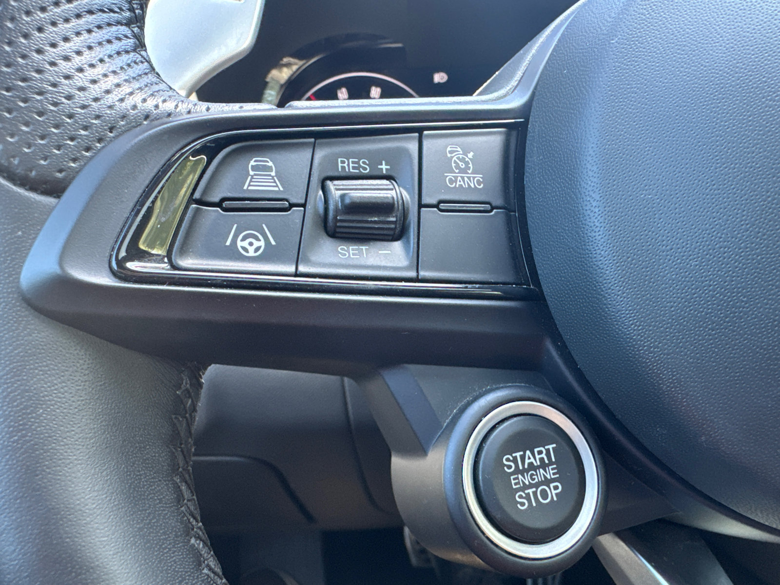 Used 2024 Alfa Romeo Giulia Veloce image 34