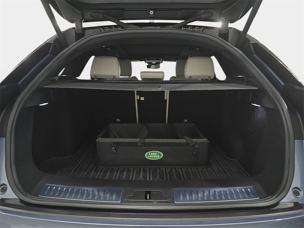 Used 2019 Land Rover Range Rover Velar R-Dynamic SE image 29