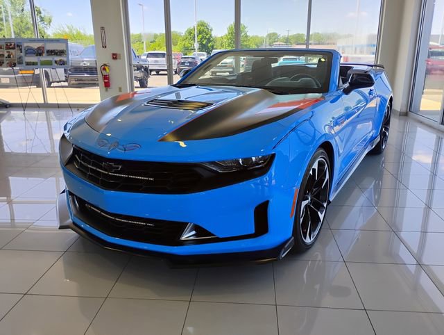 Used 2022 Chevrolet Camaro LT RWD image 3