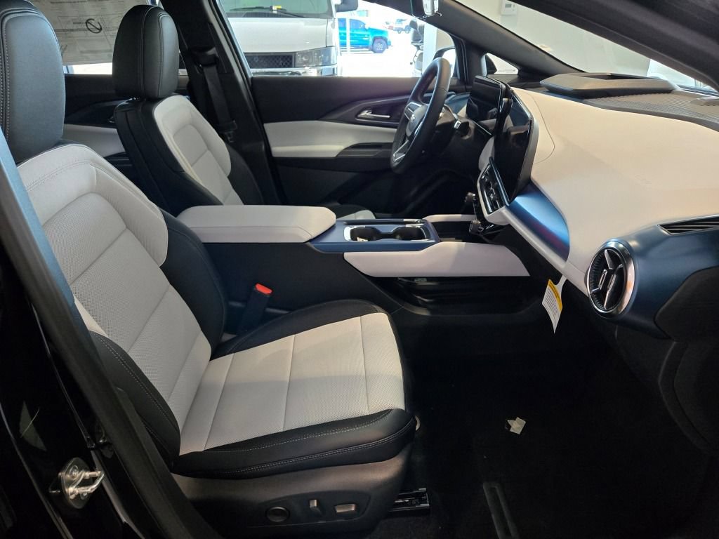 New 2026 Chevrolet Equinox EV LT w/ Convenience Package II FWD image 5