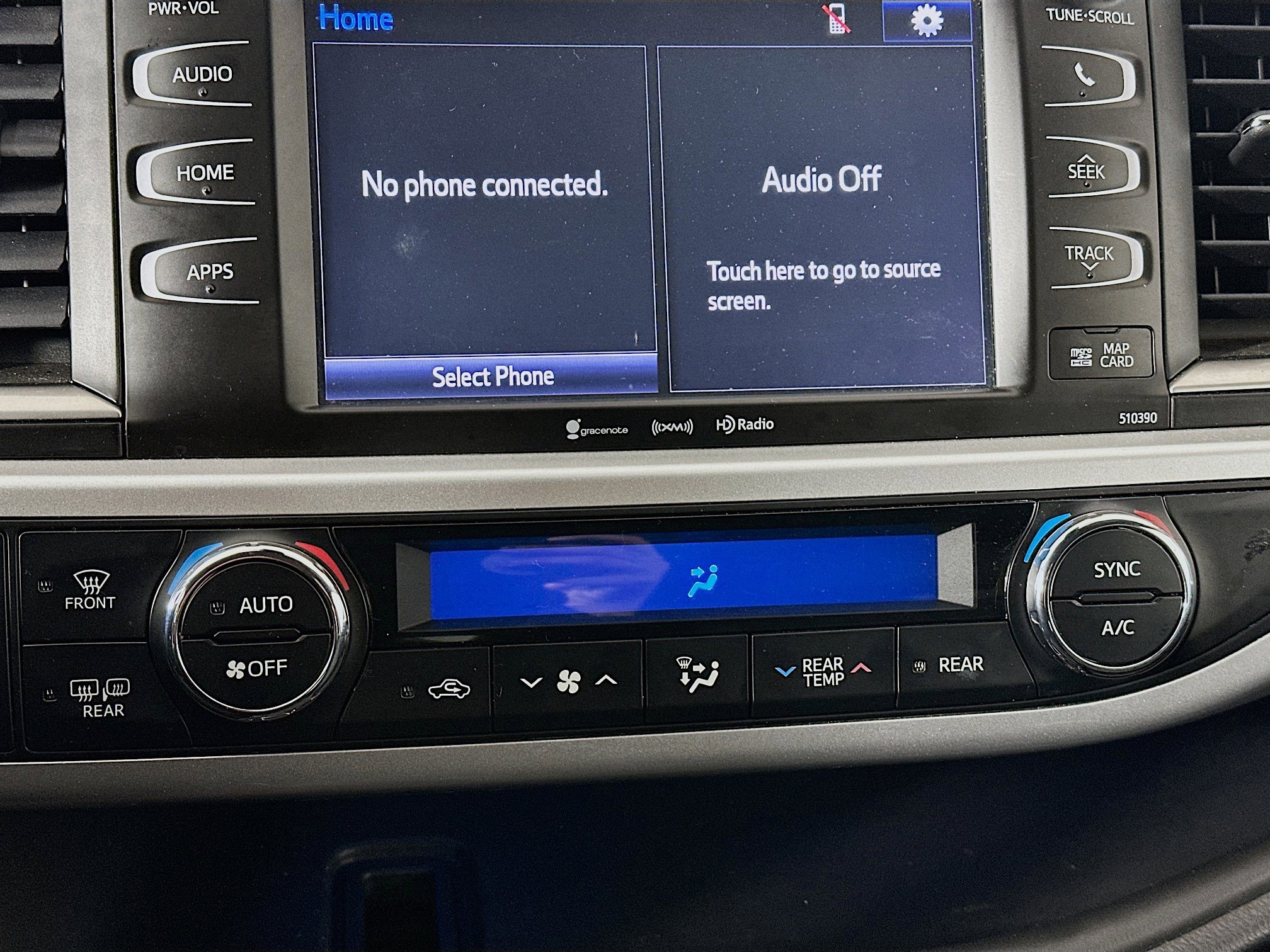 Used 2019 Toyota Highlander SE w/ Nightshade Edition AWD/4WD image 22