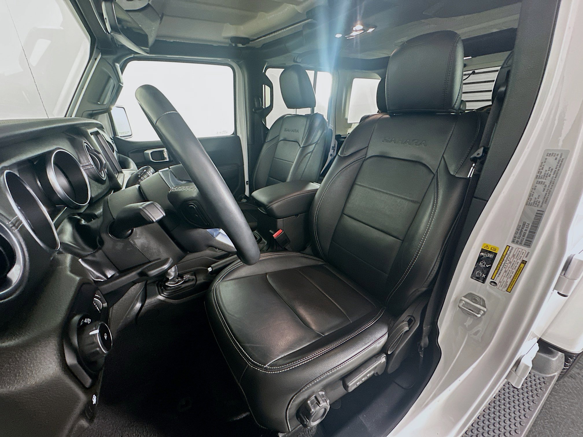 Used 2023 Jeep Wrangler Sahara w/ Cold Weather Group image 13