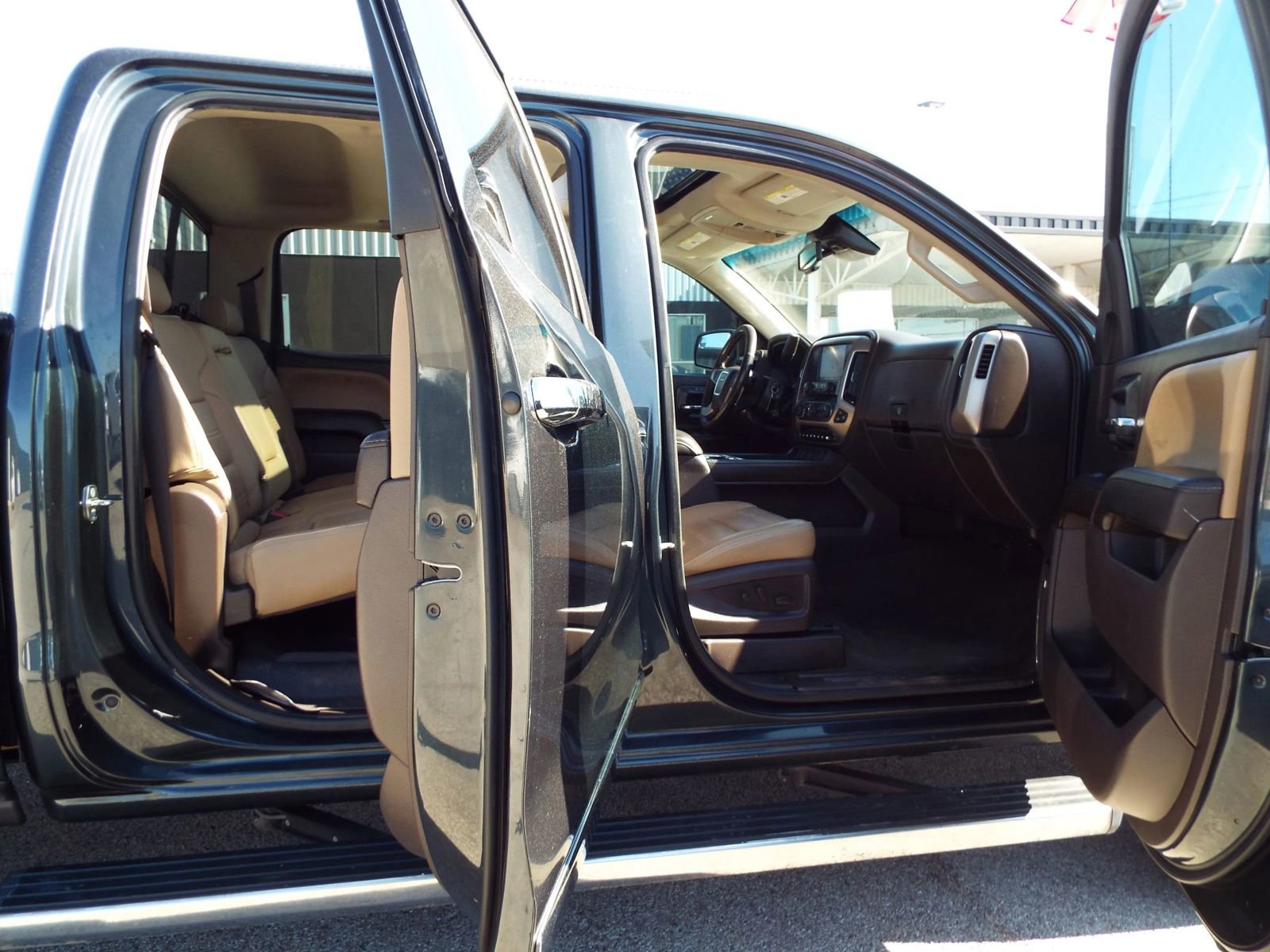 Used 2018 GMC Sierra 1500 Denali w/ Denali Ultimate Package image 29