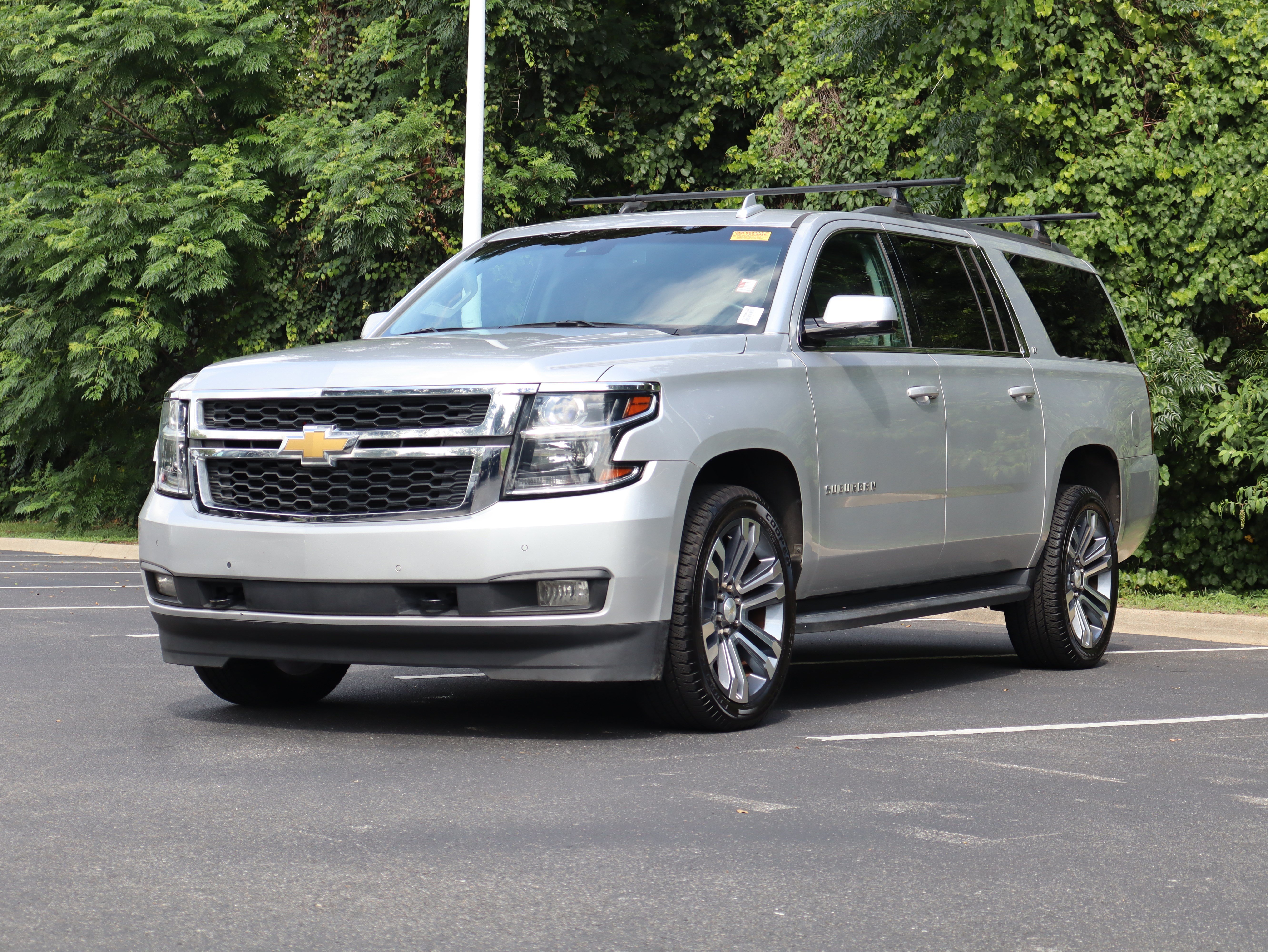 Used 2017 Chevrolet Suburban LT w/ Luxury Package RWD image 51