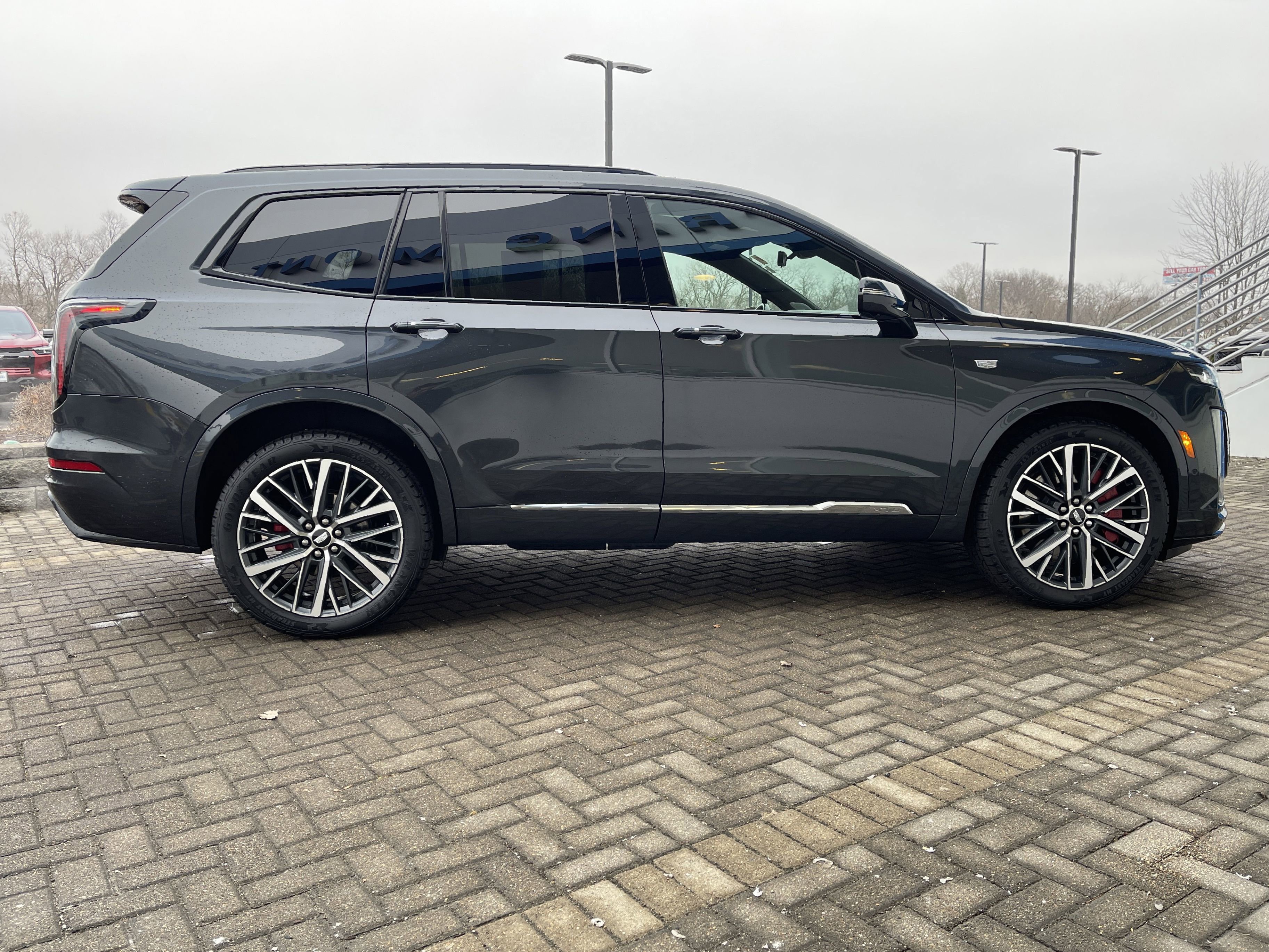 Used 2023 Cadillac XT6 Sport w/ Technology Package image 6