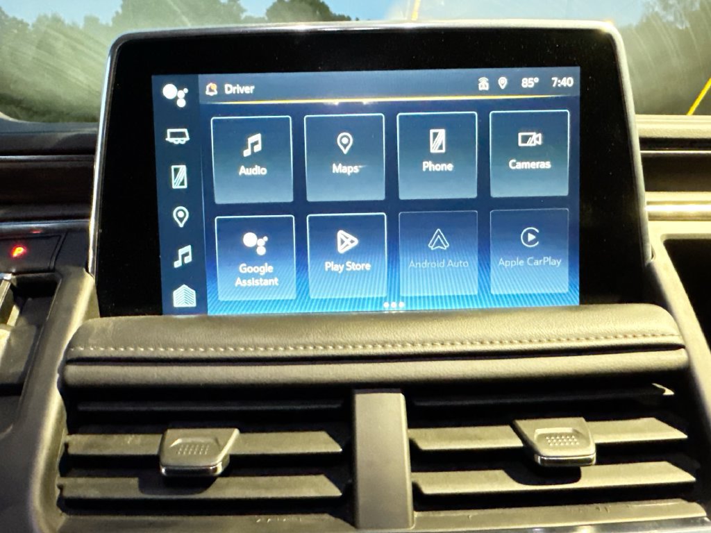 Used 2024 Chevrolet Suburban LT RWD image 27