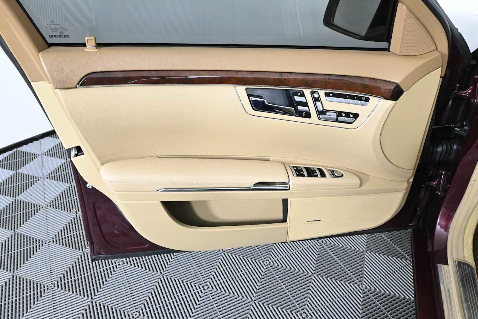 Used 2010 Mercedes-Benz S 550 image 19