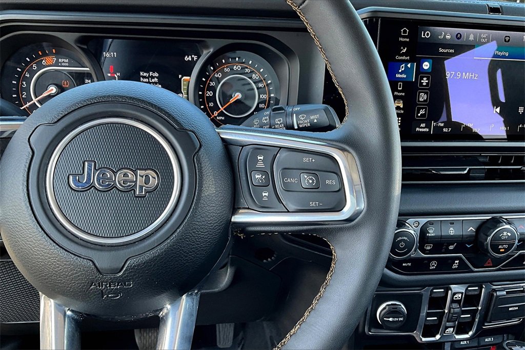 Used 2024 Jeep Wrangler Sahara image 19