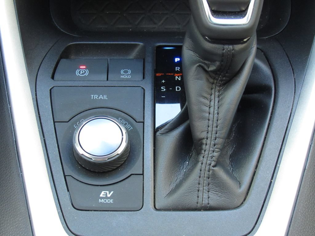 Certified 2023 Toyota RAV4 XSE w/ XSE Grade Weather Package AWD/4WD image 31