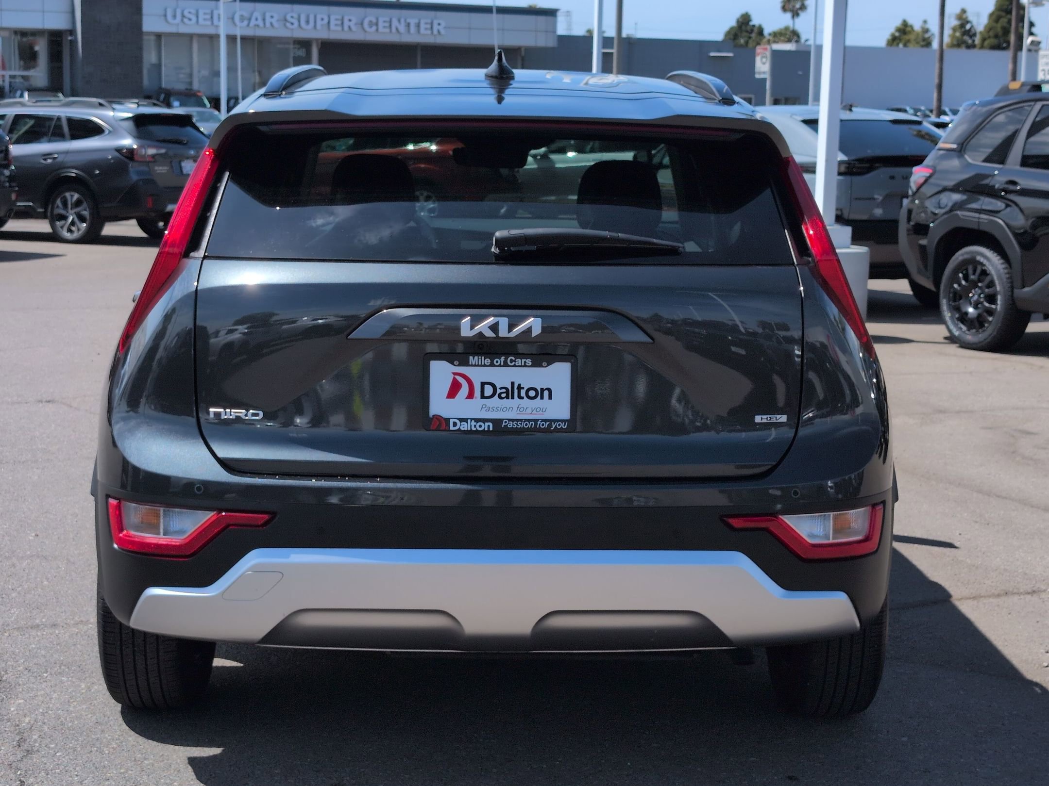 Used 2024 Kia Niro EX image 8