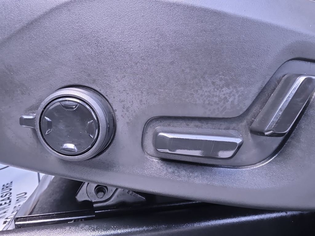 Used 2023 Volvo XC90 B6 Ultimate w/ Protection Package AWD/4WD image 33