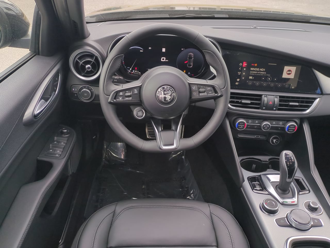 New 2025 Alfa Romeo Giulia w/ Driving Assist Package RWD image 14
