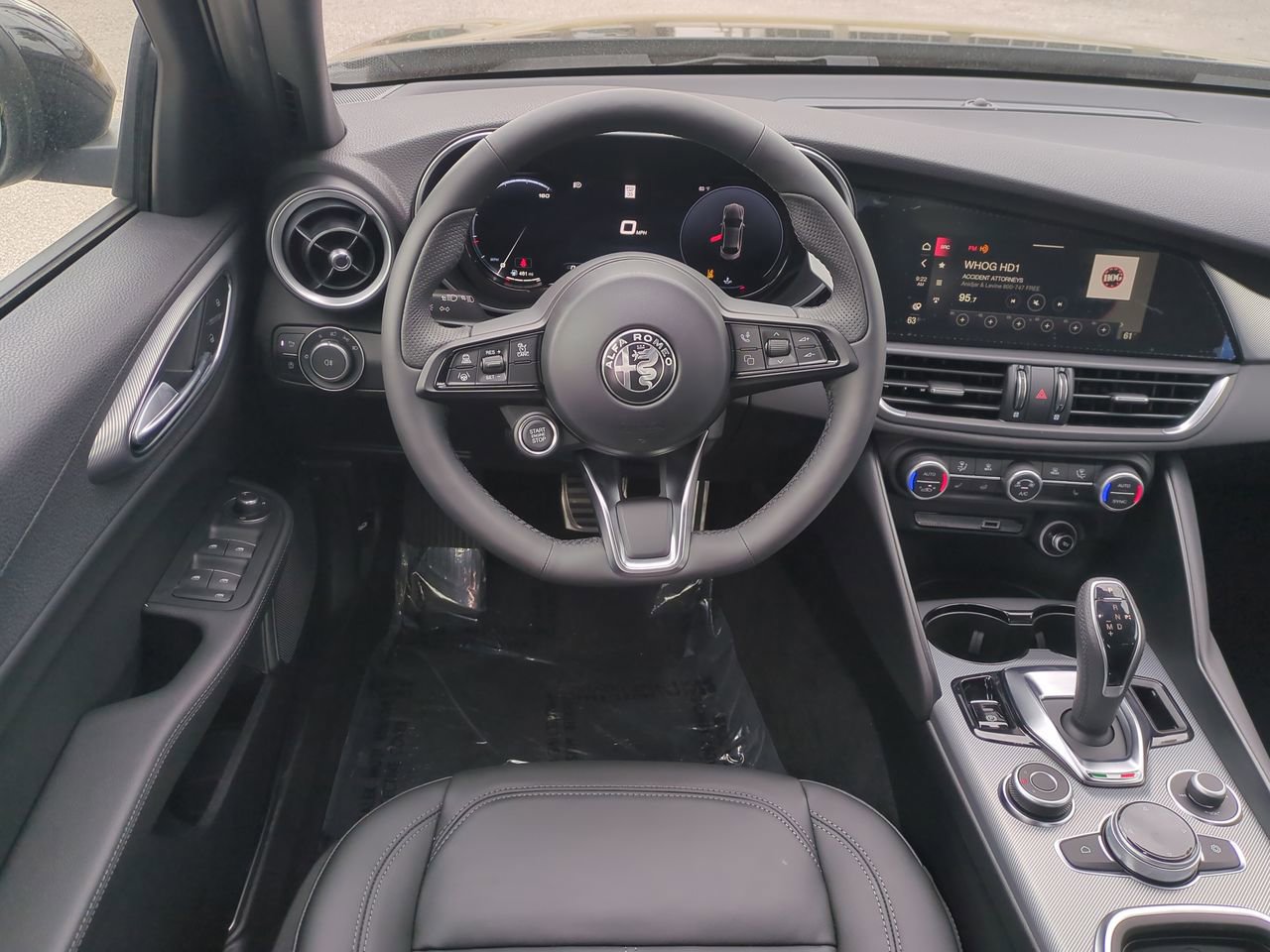 New 2025 Alfa Romeo Giulia w/ Driving Assist Package RWD image 14