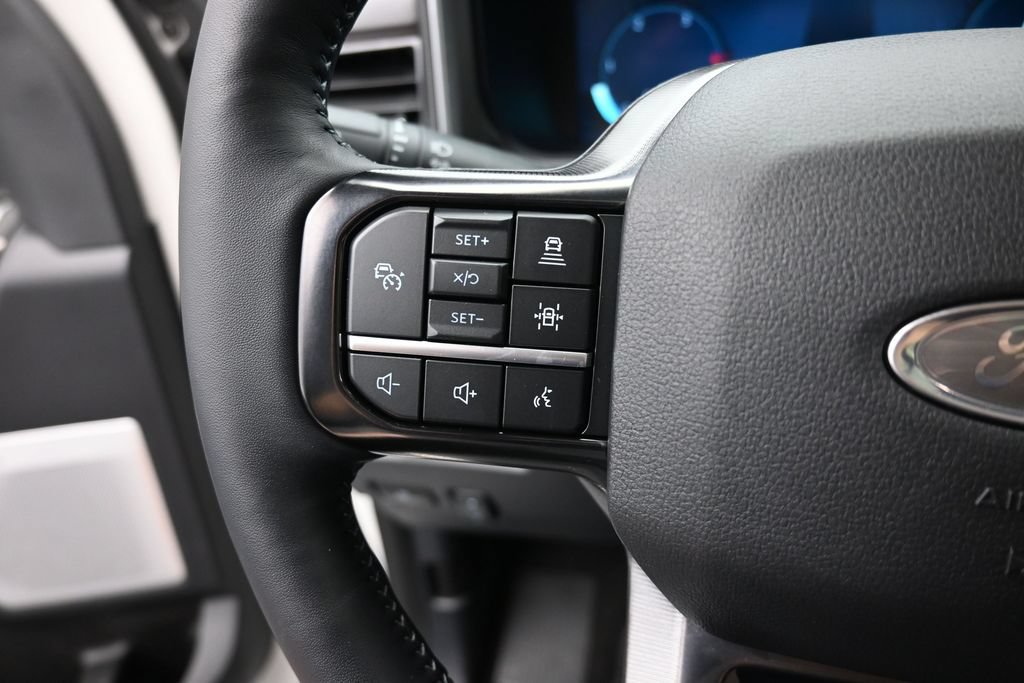 Used 2026 Ford F250 Platinum AWD/4WD image 6