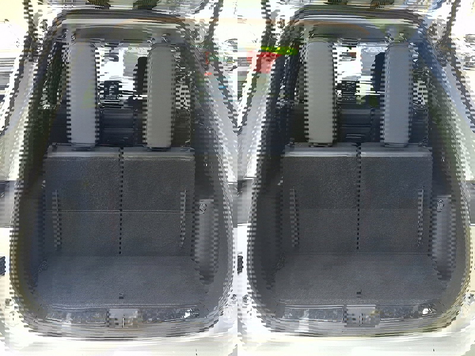 Used 2023 Mitsubishi Outlander SE image 28