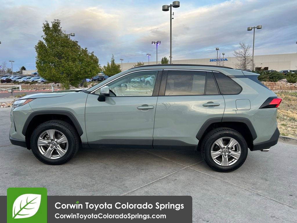 Used 2022 Toyota RAV4 XLE AWD/4WD image 4