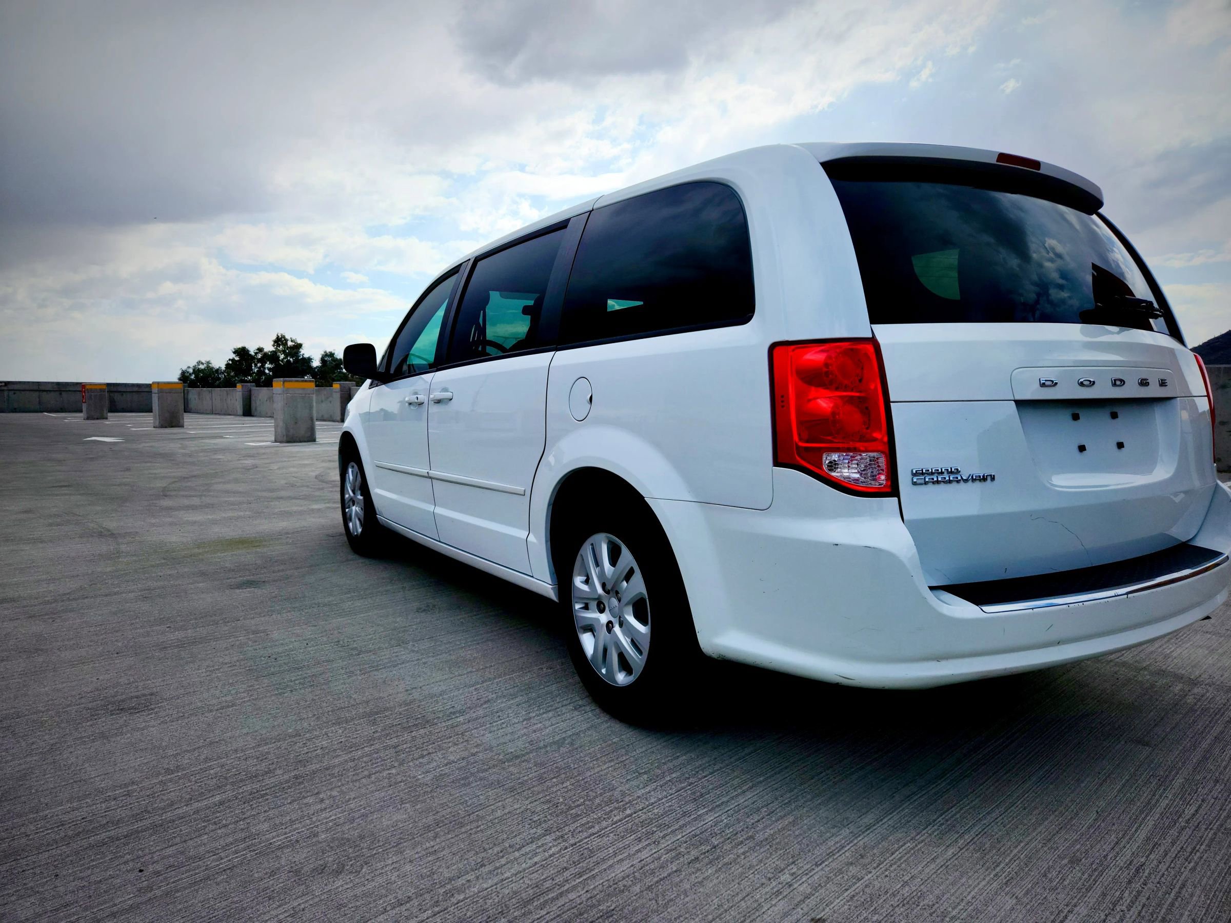 Used 2015 Dodge Grand Caravan SE w/ Quick Order Package 29E SE image 3