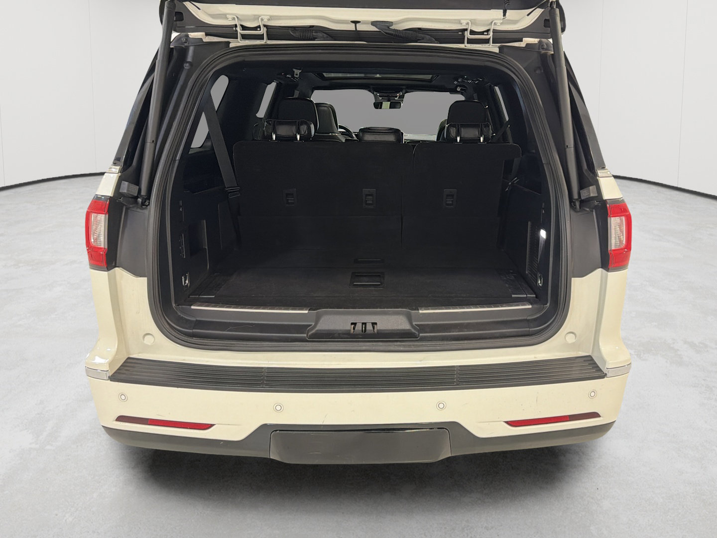 Used 2021 Lincoln Navigator L Reserve RWD image 23