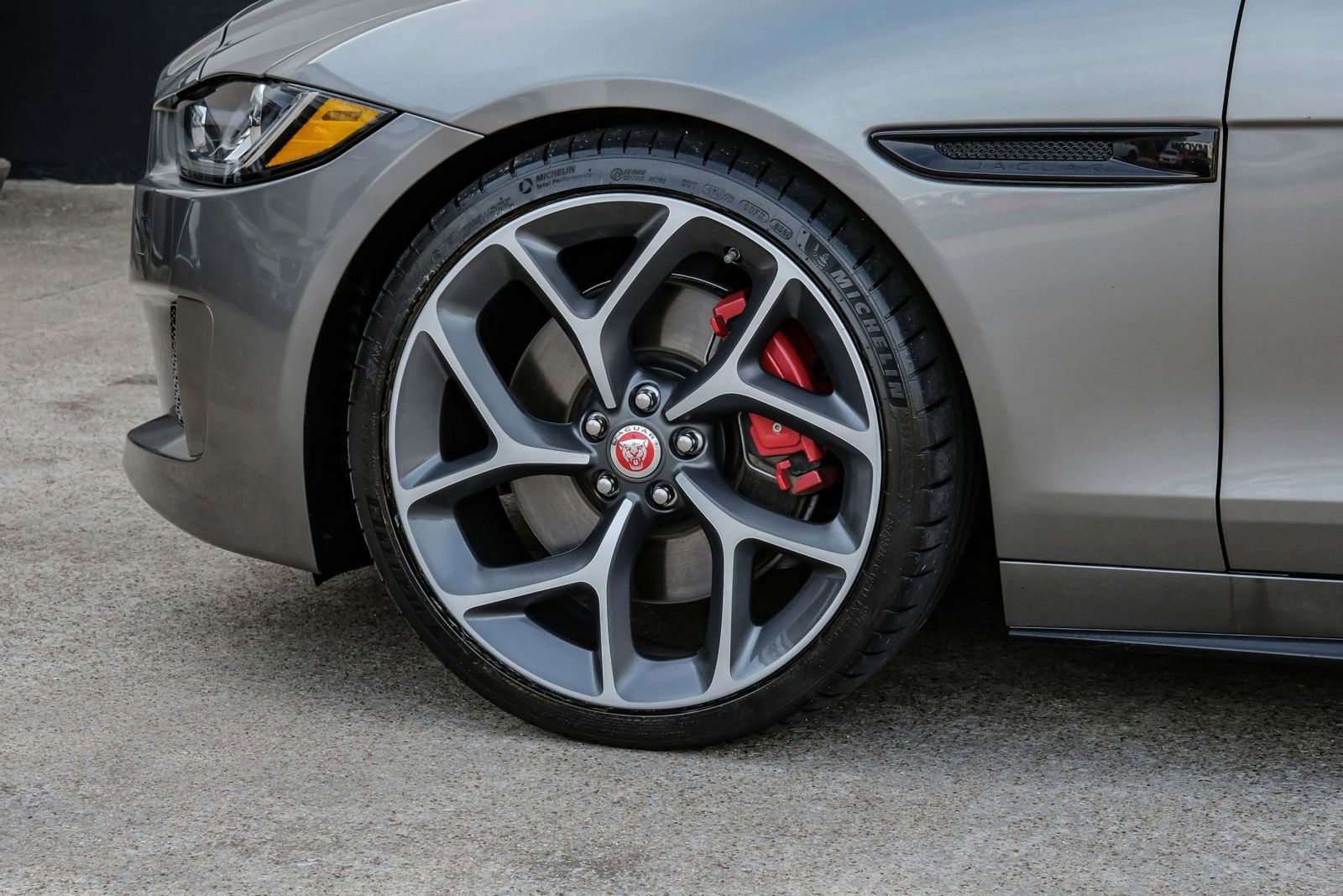 Used 2019 Jaguar XE S image 73