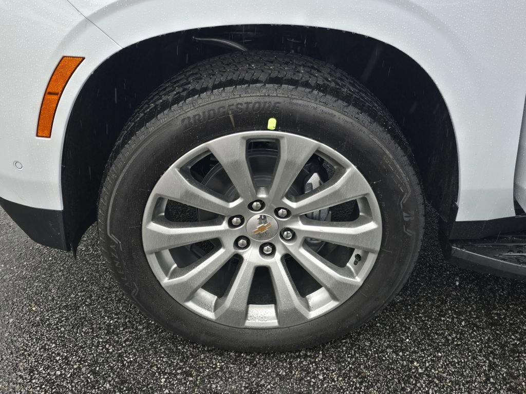 New 2026 Chevrolet Suburban Premier image 27