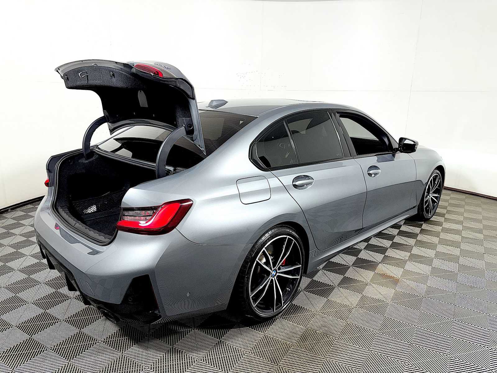 Certified 2023 BMW 330i xDrive Sedan w/ M Sport Package AWD/4WD image 22