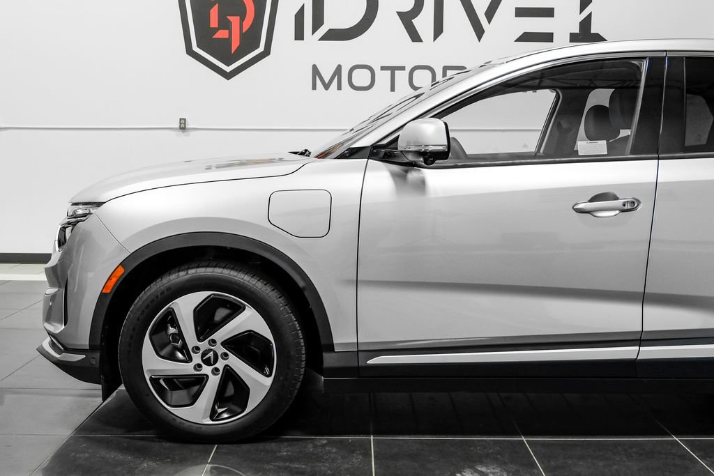 Used 2023 VinFast VF 8 Eco AWD/4WD image 14