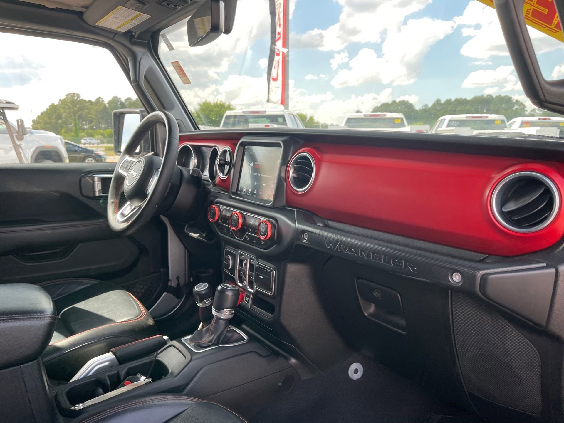 Used 2018 Jeep Wrangler Unlimited Rubicon w/ Dual Top Group image 29