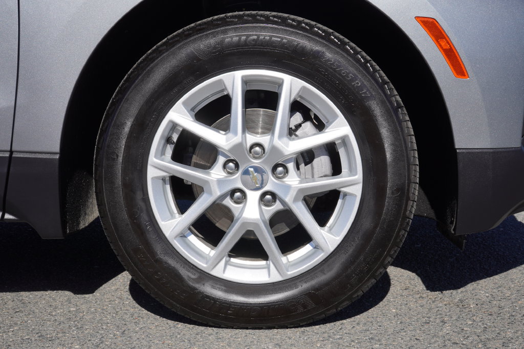 Used 2024 Chevrolet Equinox LS FWD image 11