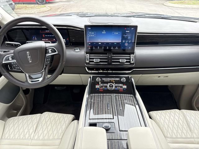 Certified 2022 Lincoln Navigator Black Label image 16