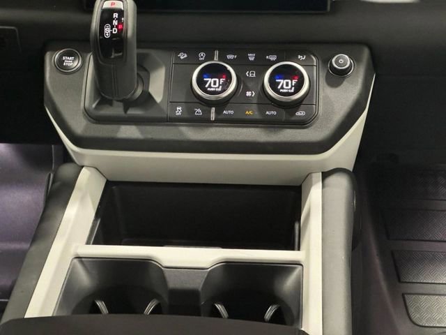 Used 2025 Land Rover Defender 110 S image 30