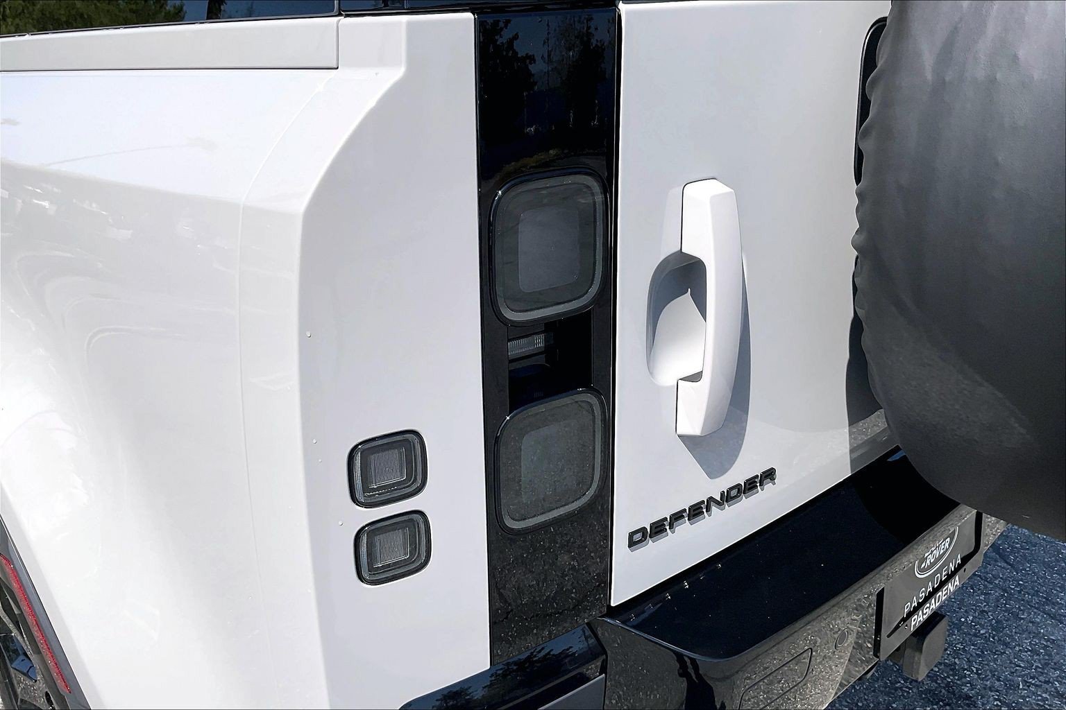 New 2026 Land Rover Defender 110 S AWD/4WD image 8
