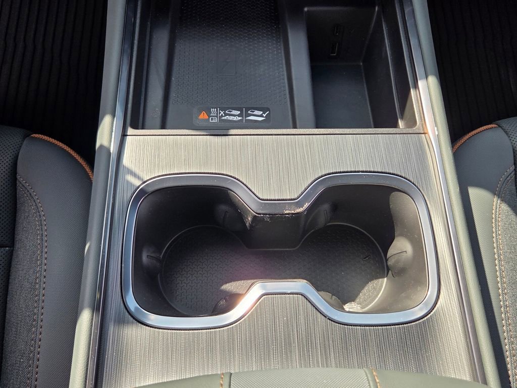 New 2026 GMC Acadia AT4 w/ Super Cruise Package image 21